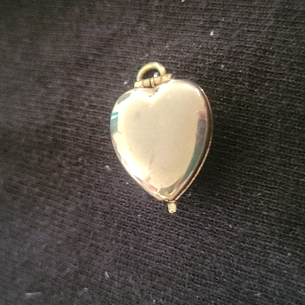 Red Rhinestone Heart Locket - Picture 6 of 12